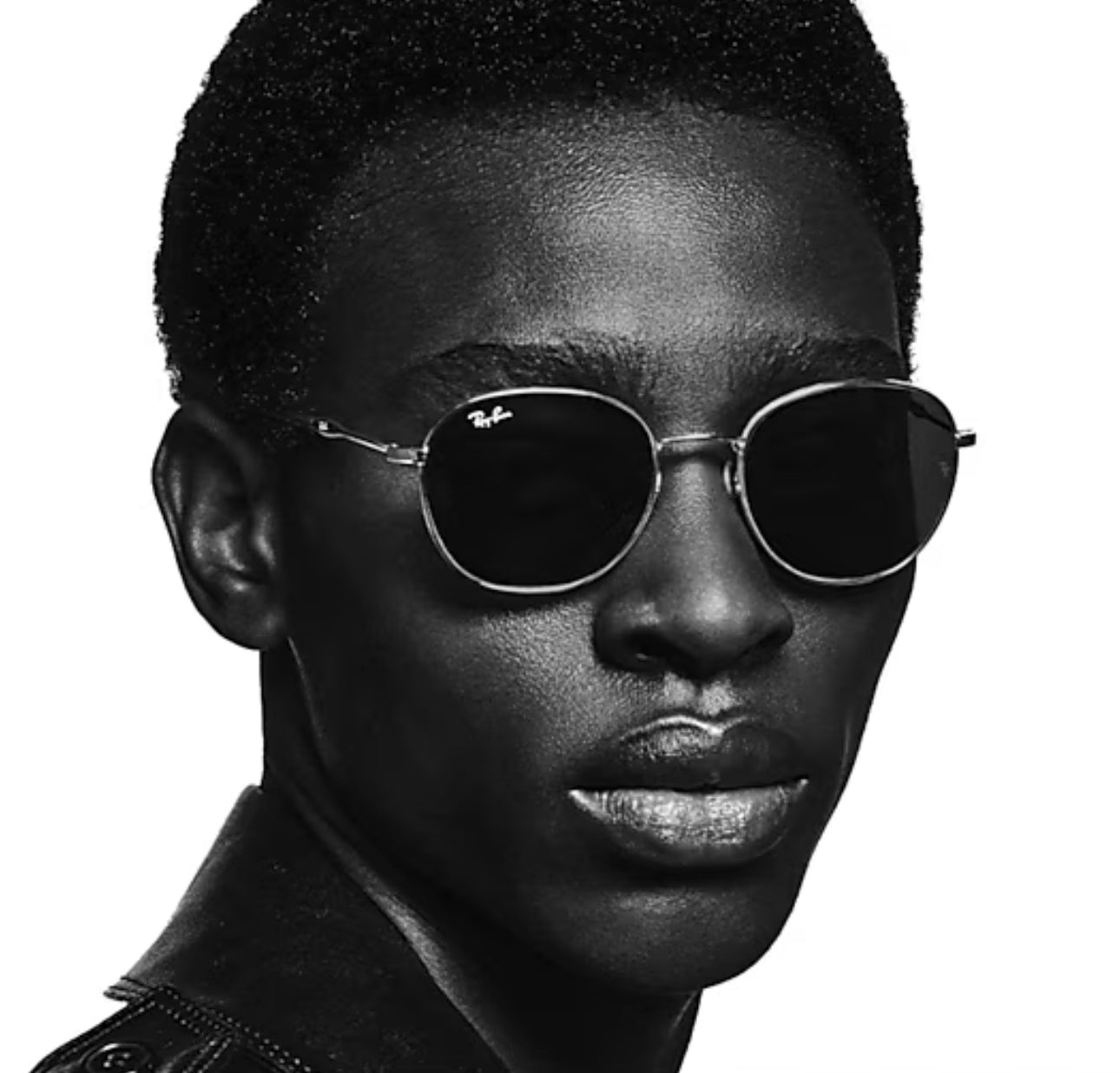 RAYBAN ROUND METAL SUNGLASSES Polished Arista Gold
LENSES G-15 Green